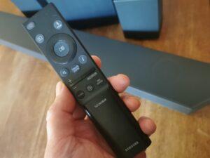 samsung hw-q990c télécommande- la meilleure barre de son de 2023