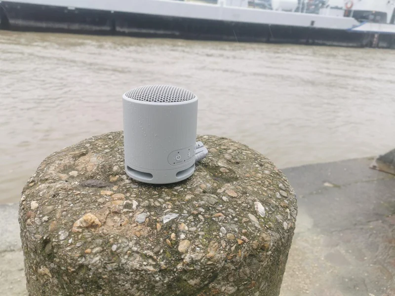enceinte sony srs xb100 modèle compact pour l'extérieur