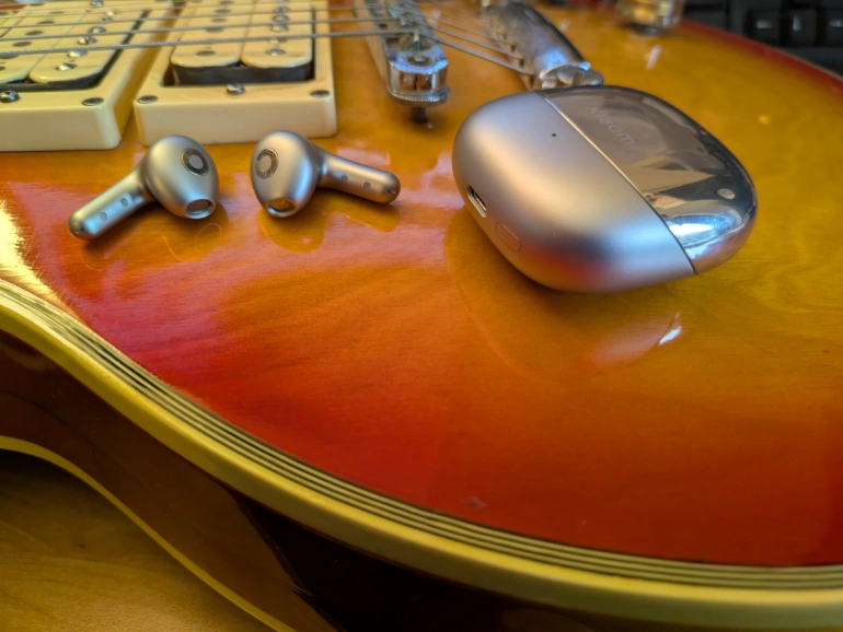 xiaomi buds 5 des écouteurs ouverts avec une qualité audio correcte